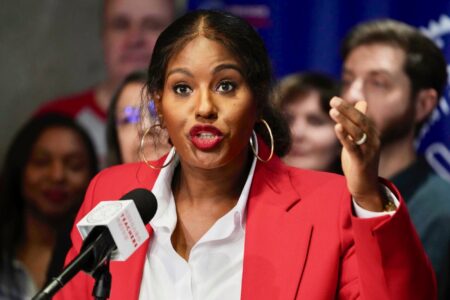 Chicago teachers reach contract deal for the first time in more than a decade without a strike